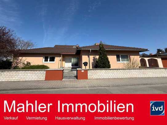 Wohnen auf einer Ebene - Winkelbungalow modernisiert in interessanter Lage von Lorsch
