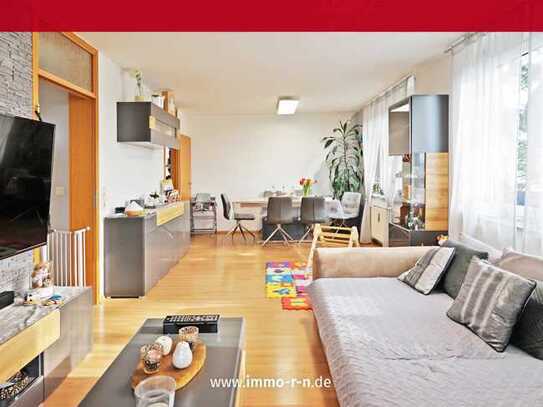 *** Gemütliche und lichtdurchflutete 3 ZKB Wohnung mit Balkon & Stellplatz in der Tiefgarage ***