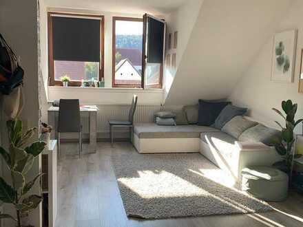 Gepflegte DG-Wohnung mit einem Zimmer und EBK in Enkenbach-Alsenborn