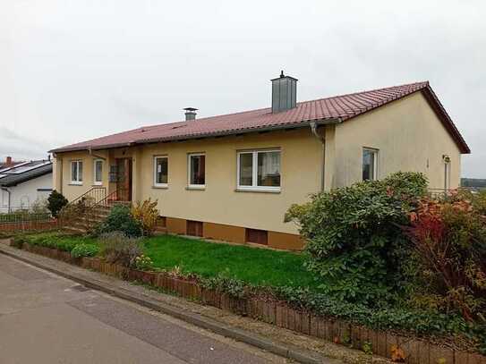 Große 4-Zimmer-Wohnung mit Balkon und Garten in Pirmasens