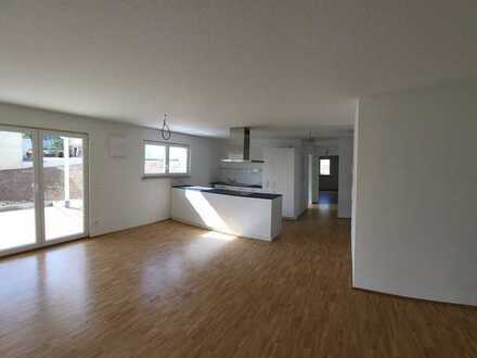 NEUBAU Erstbezug: Erdgeschosswohnung in schöner Lage mit Gartenanteil