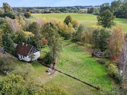 Wohnen mit Weitblick: Zwei Häuser auf 7.600 m² – perfekt für das Leben mit Mehrgenerationen