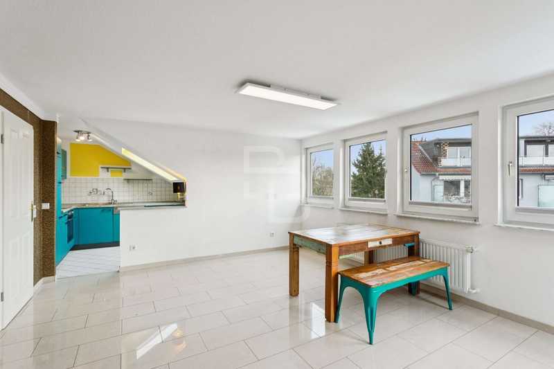 Leerstehendes Schmuckstück mit Balkon & Einbauküche!