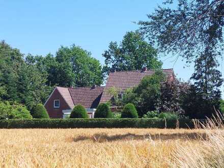 *** Einfamilienhaus mit Ackerland in Alleinlage aber dennoch zentrumsnah (Gewerbegebiet) *** !