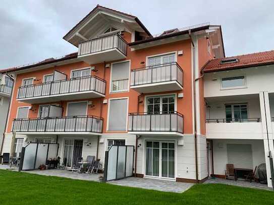 Poing - Wunderschöne 3 Zimmerwohnung, Neubau, Aufzug, Balkon und Fernwärme