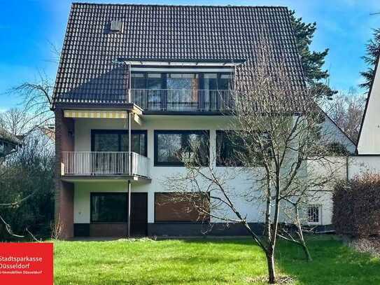 Charmantes Einfamilienhaus mit großem Grundstück in Düsseldorf-Rath