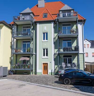 Ihr Neubezug inkl. Einbauküche, Stellplatz und unverbautem Sonnenbalkon in der Schülzchenstr. 17