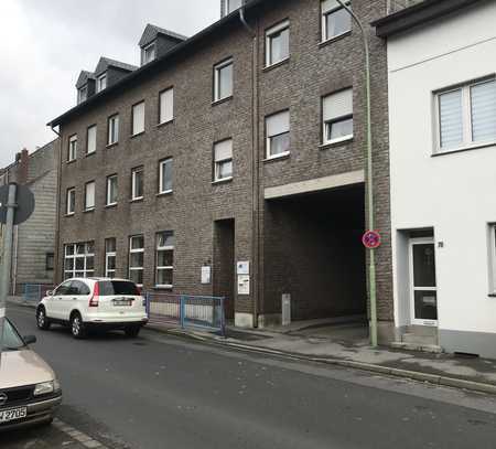 TOP! Preiswerte, gepflegte 2-Zimmer-DG-Wohnung in Stolberg- Büsbach