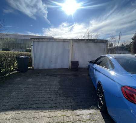 Grundstück mit Garage und Stellplatz