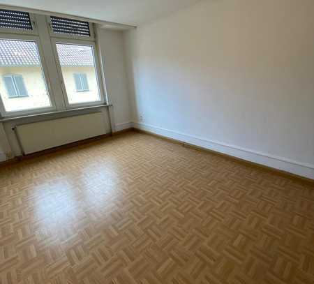 Schöne helle 3 Zimmer Wohnung im Herzen Hockenheims