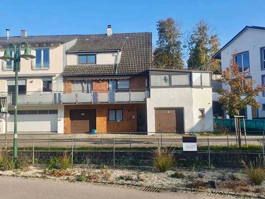 Geräumiges Reihenendhaus mit Garten und vielseitigen Möglichkeiten in zentraler Lage^