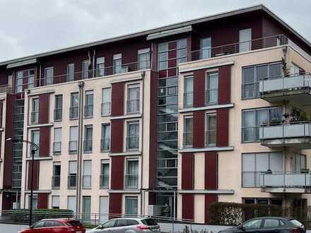 Lichtdurchflutete, moderne 3-Zimmer-DG-Wohnung. 2 Balkone, EBK, TG - Nähe Hürth Park