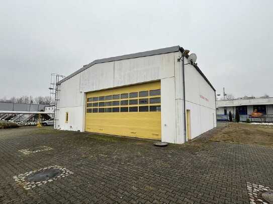 Halle mit Büro, Carports und Stellfläche kaufen