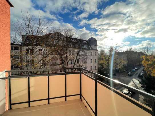 Bezugsfreie 3-Zimmerwohnung mit Balkon in Nähe der Schloßstraße!