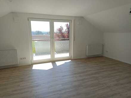 Ansprechende neu renovierte 3-Zimmer-DG-Wohnung mit Balkon in Feuchtwangen