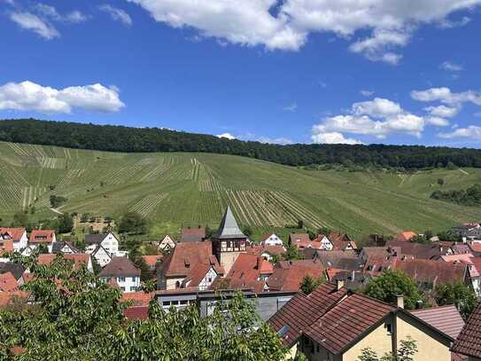 Haus am Hang mit märchenhaftem Blick