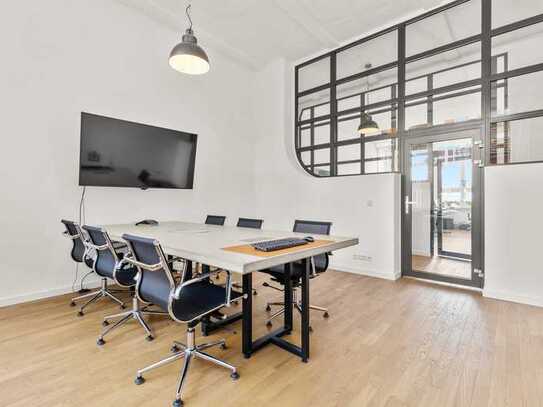 Schickes, modernes Büro mit Blick aufs Tempelhofer Feld