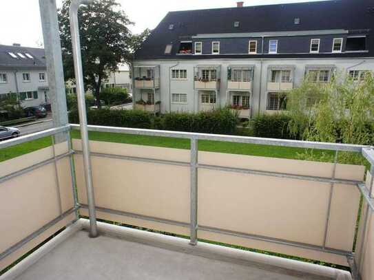 Frei ab 1.11.24 !Schlafniesche - West-Balkon - Wanne