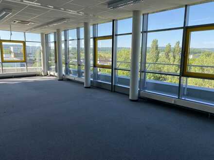 Attraktive Büro-/Schulungsfläche mit idealem Standort und Panoramablick in Stuttgart-Weilimdorf