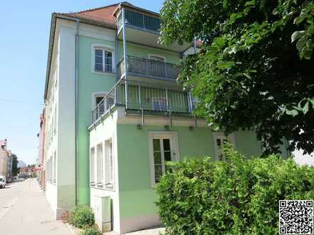 Zentrale Lage - 2 Zimmer - Balkon - Stellplatz opt.