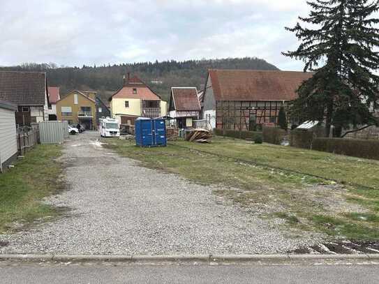 Charmantes, voll erschlossenes Baugrundstück in naturnaher Lage