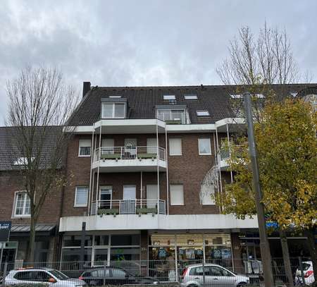 Attraktive und vollständig renovierte 3-Zimmer-Maisonette-Wohnung mit Balkon und EBK in Heinsberg