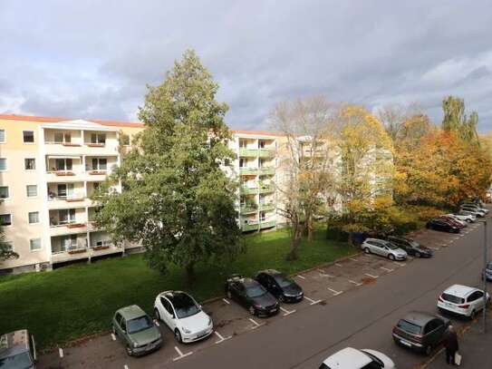 ERSTBEZUG mit Balkon, offene Küche, neues Bad in Kappel!