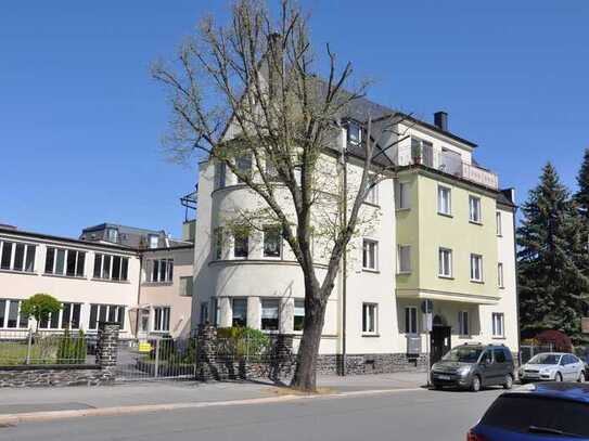 Preißelpöhl- Großzügige, helle 2-3 Zimmerwohnung im 1. OG mit Balkon und Garage