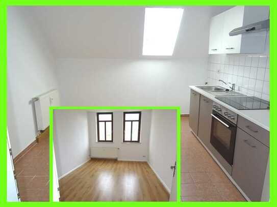 EBK + Wanne + Dusche ... in ca. 60 m² Dachgeschosswohnung