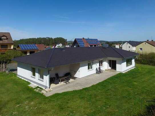 Architekten-Bungalow mit großzügigem Grundstück in Pegnitz!