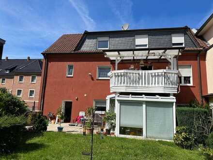 Großzügiges Zweifamilienhaus mit Wintergarten und Garage in attraktiver Innenstadtlage!