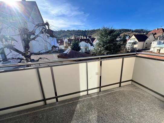 TOP-Wohnung! Großzügige 5,5-Zi.-Maisonettwohnung * EBK * Dachterrasse * gr. Garage * gute Lage!