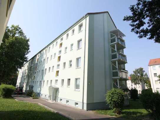 Lebens- und liebeswerte altersgerechte Wohnung mit gemütlicher Wohnküche.