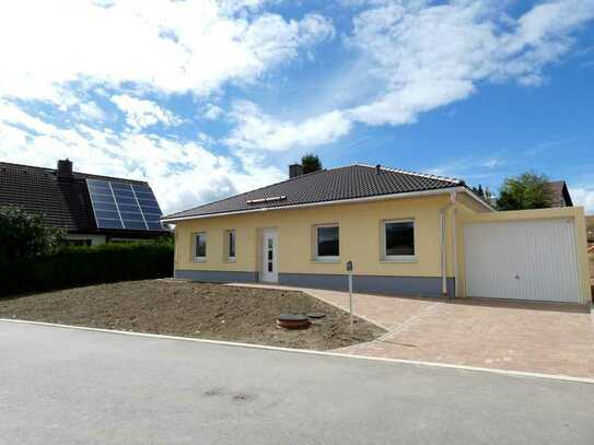 Schlüsselfertig! Schicker, neu gebauter Bungalow & Garage auf tollem Grundstück (664m²) in Schönfeld