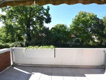 helle 2 Zimmer Wohnung mit sonnigem Balkon