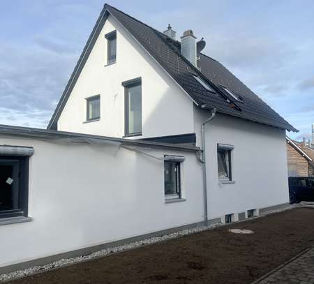 Erstbezug nach Kernsaenierung-Maisonette Wohnung mit großer Terrasse