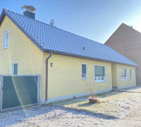 *** Bungalow - ebenerdig mit TERRASSE und Rasenfläche ***