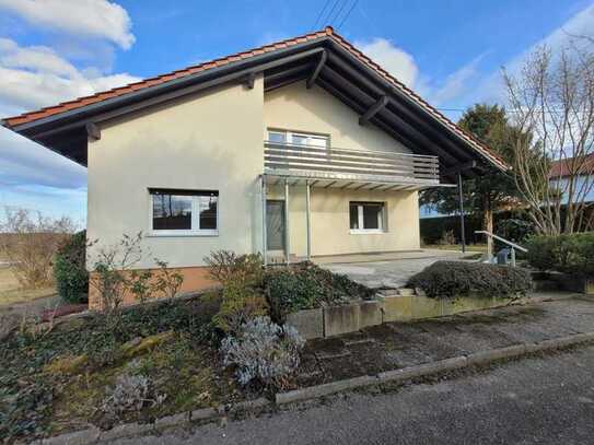 Charmantes Einfamilienhaus auf großem Grundstück