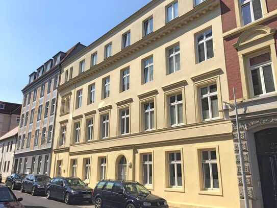 4 Zi., 120 qm, Schelfstadt, € 1.400 VB, Garten