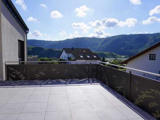 Neubau - Erstbezug mit Moselblick in traumhafter Umgebung!