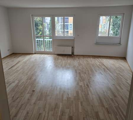 Geschmackvolle, modernisierte 2-Zimmer-Wohnung mit Balkon und EBK in München Bogenhausen