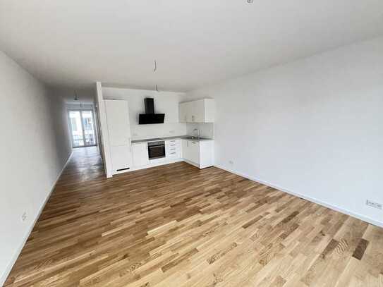 ** Kaltmietfrei für den 1. Monat - 3 Raumwohnung mit Balkon und EBK - WE39**