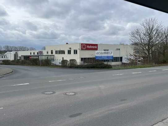 Lagerhalle mit Büro von 100 m² bis 250 m²