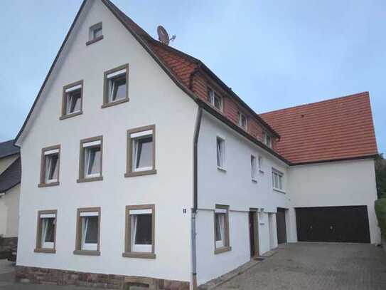 Renoviertes Mehrfamilienhaus mit Garage, Werkstatt und Lagerfläche