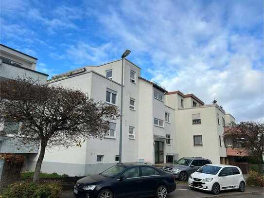 4 Zimmer Penthouse-Wohnung mit Einbauküche und Einzelgarage in TG in Bernhausen-Süd