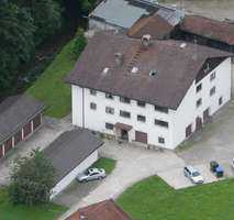                                                               2-Zi.-Etagen-Whg. ohne Balkon, EBK&uuml;., Garage, Gem.-Garten im OT Achenm&uuml;hle, N&auml;h&hellip;                                                       in Rohrdorf (Rosenheim)