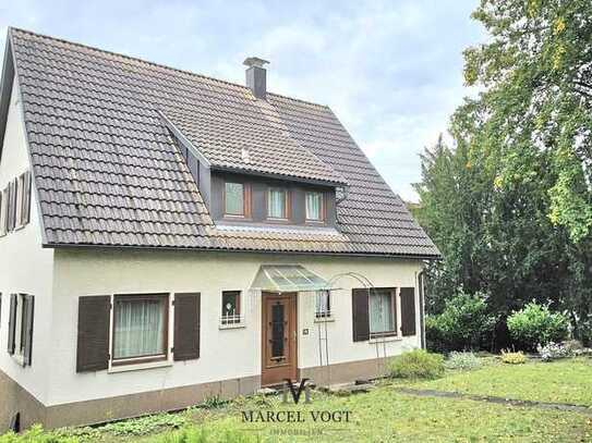 Platz zum Entfalten: Freistehendes Haus in beliebter Lage von Leonberg-Silberberg