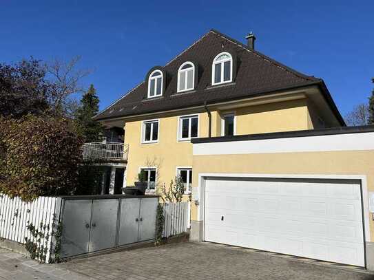 Idyll in Obermenzing , 2 Zimmer Dachgeschosswohnung