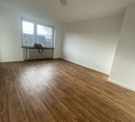 Schöne, helle 3 Zimmer Wohnung mit Balkon in ruhiger Lage!