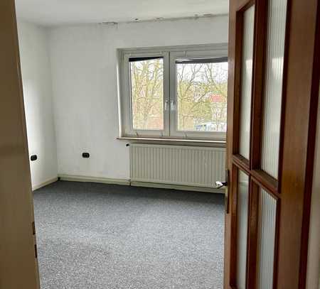 Renovierungsbedürftige 3 Zimmer Wohnung